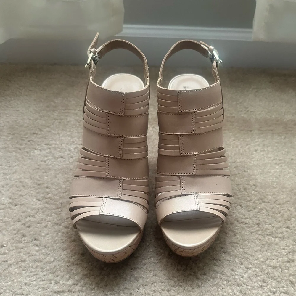 Franco Sarto Sharp Leather Platform Wedge Sandals | Size 9 | Neutral Tan